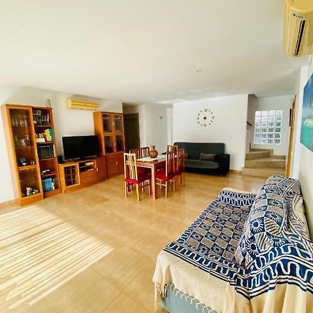 Villa Sant Rafel กัมบริลส์ ภายนอก รูปภาพ