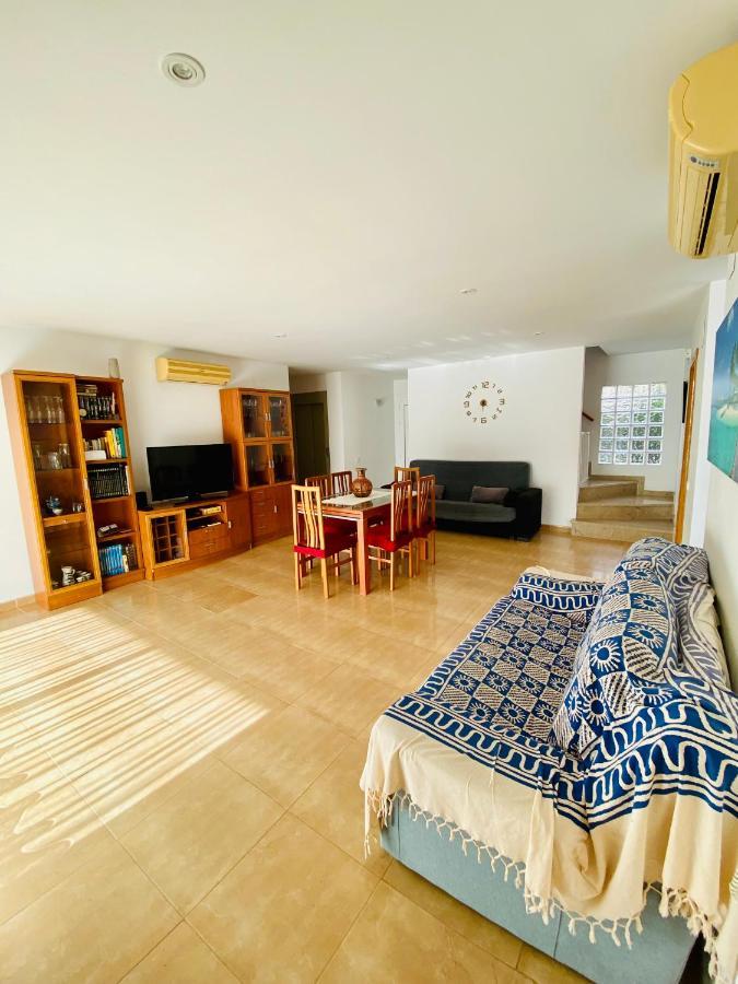 Villa Sant Rafel กัมบริลส์ ภายนอก รูปภาพ