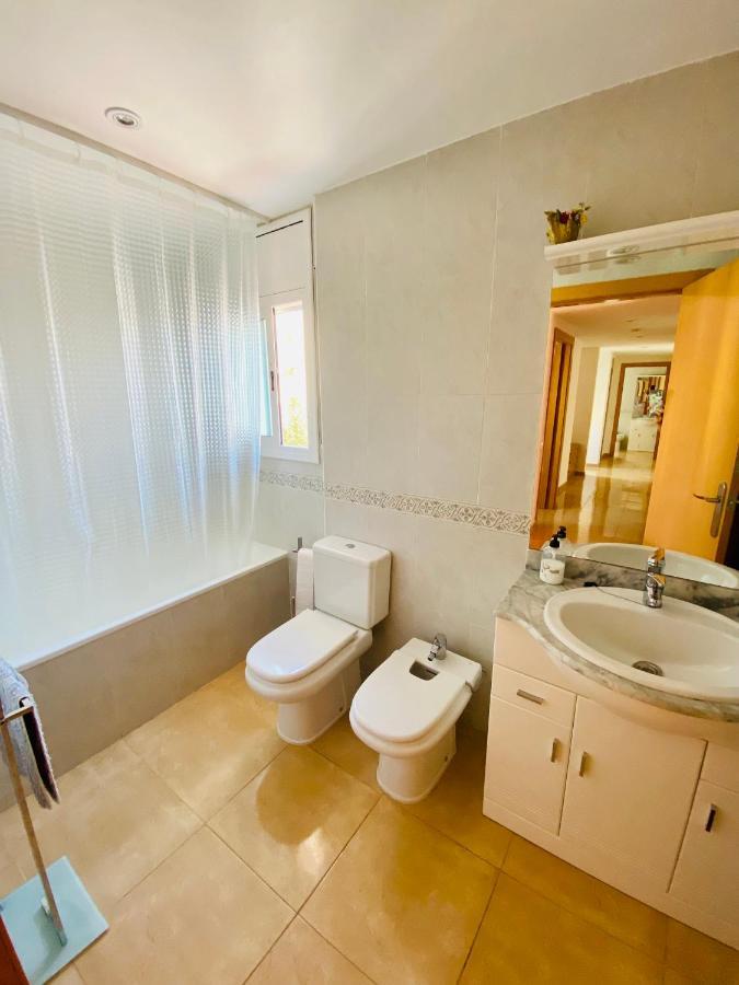 Villa Sant Rafel กัมบริลส์ ภายนอก รูปภาพ