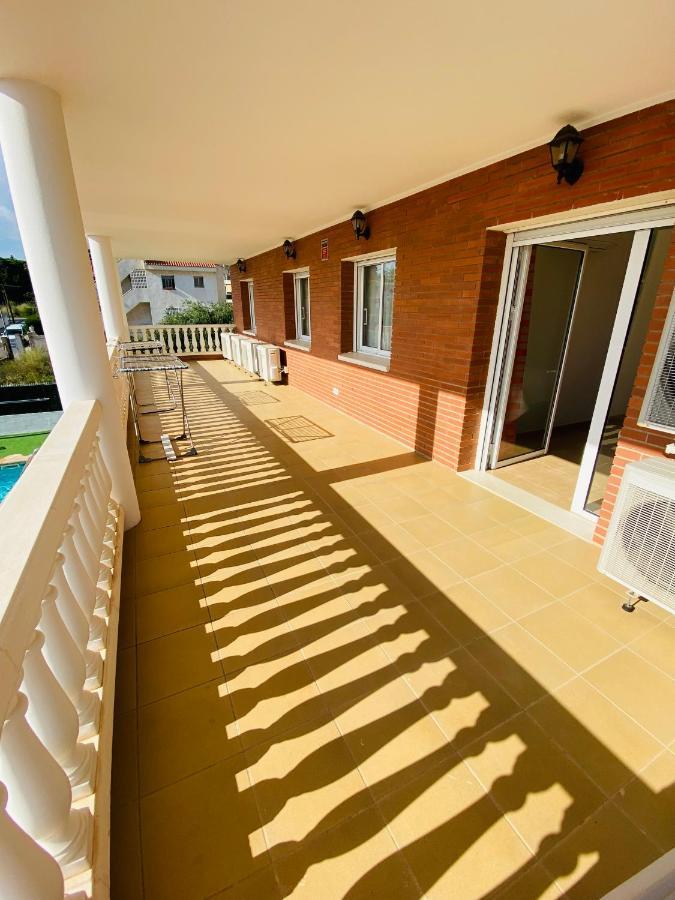 Villa Sant Rafel กัมบริลส์ ภายนอก รูปภาพ