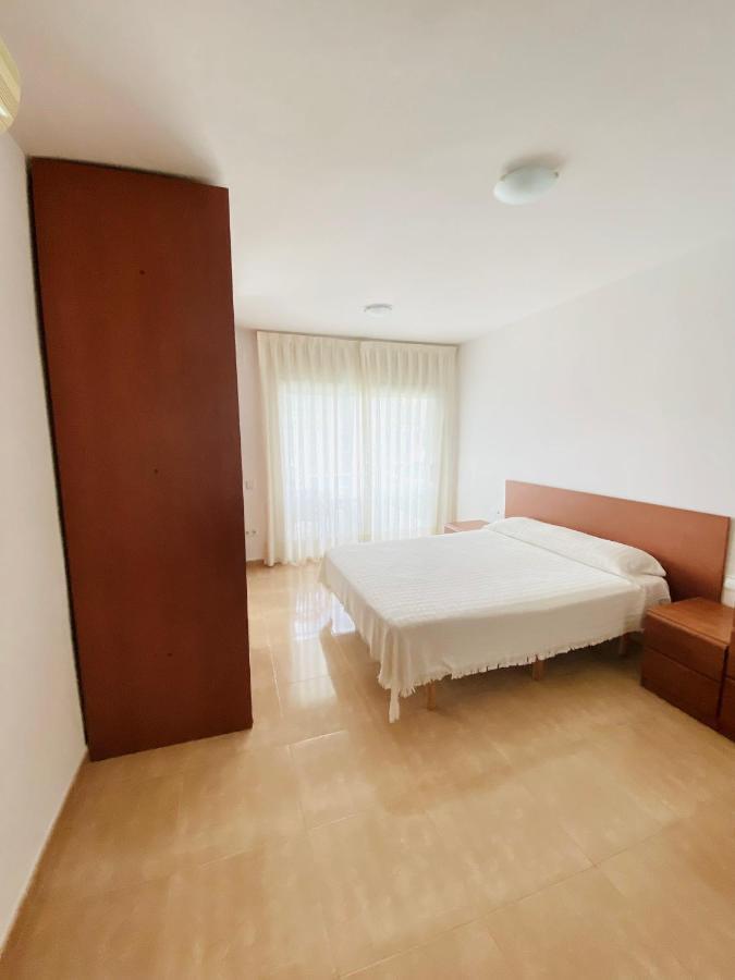 Villa Sant Rafel กัมบริลส์ ภายนอก รูปภาพ